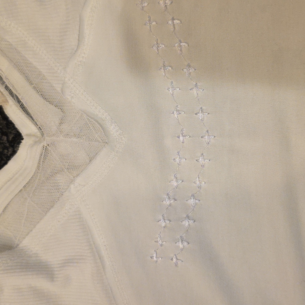 EUC POL Small White V-Neck Women's Tank Top - Picture 4 of 5